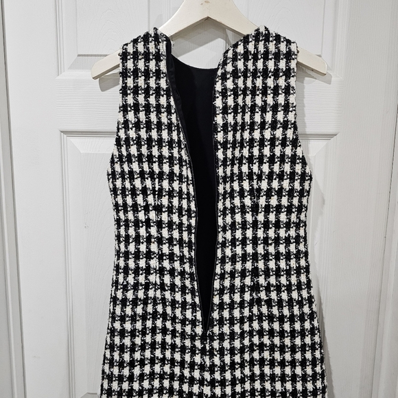 Alice + Olivia Clyde Houndstooth Tweed Sheath Dress - Picture 4 of 8